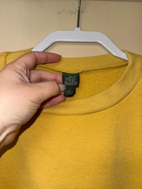 Wild Fable Mustard Yellow Crewneck Sweatshirt - Cropped - Picture 3 of 5